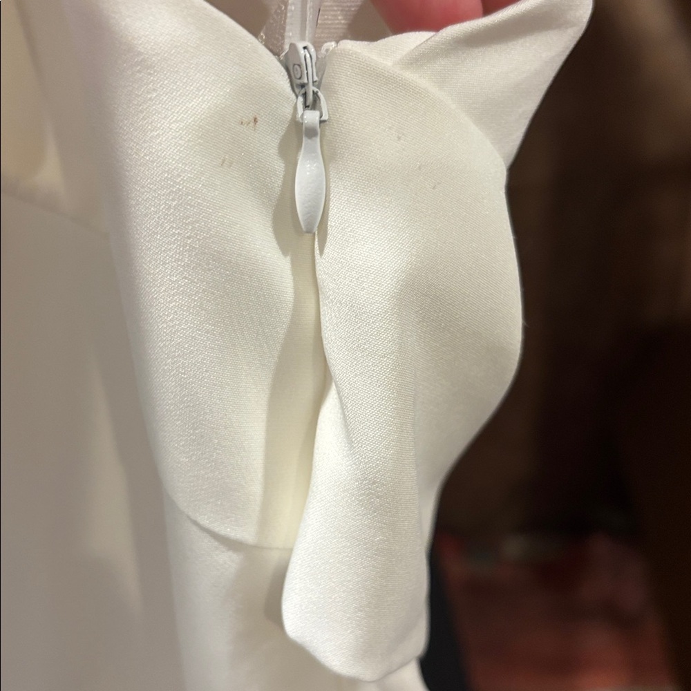 JJs House modern classic simple bridal gown, white, L, NWT - Picture 10 of 14
